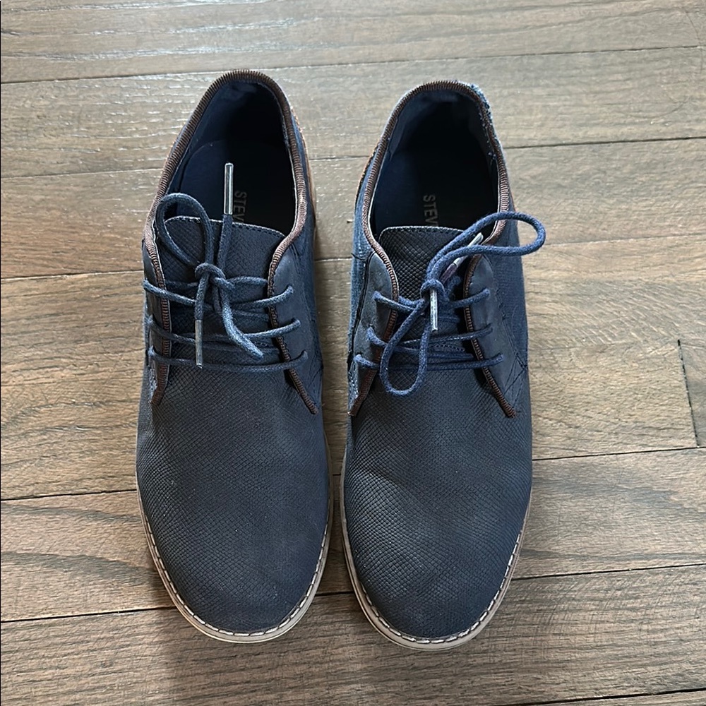Blue Dress Shoes with Suede Finish and Thin Sole